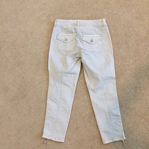 White House Black Market Jeans-2 - Picture 4 of 8